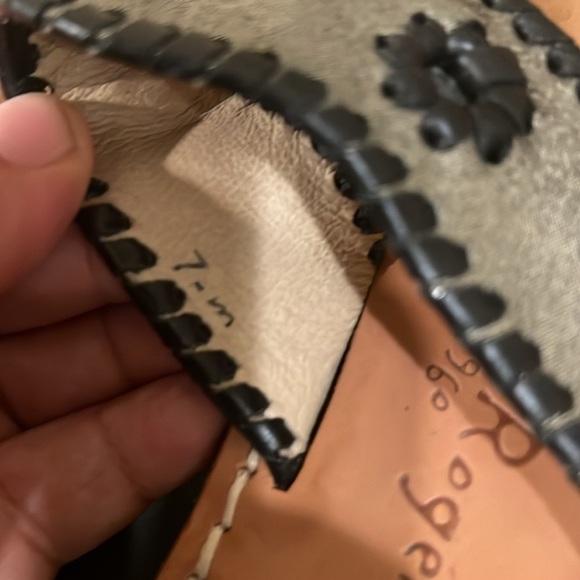 Jack Rogers Metallic Leather Navajo Sandals Black Silver Trim Sz 9 - Picture 8 of 10